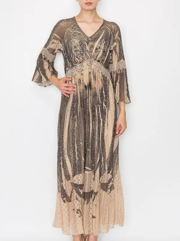 ORIGAMI APPAREL Romantic Lace Bell-Sleeved Midi Rodeo Dress