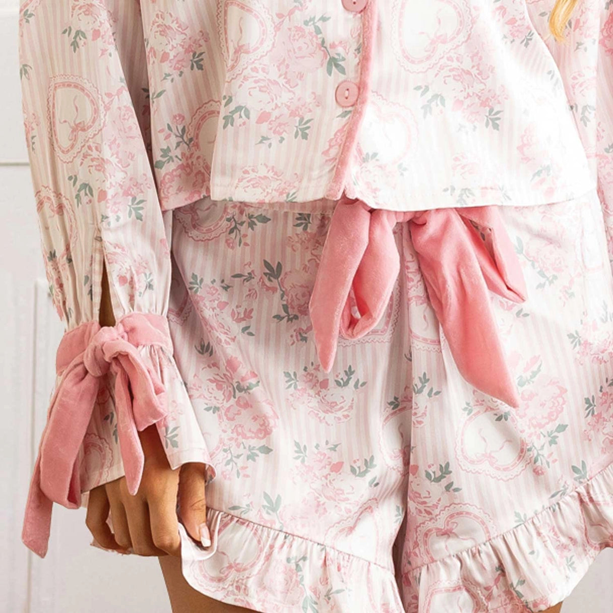 8 OAK LANE SWEETHEART BLOOMS SATIN RUFFLE PJ SHORT SET