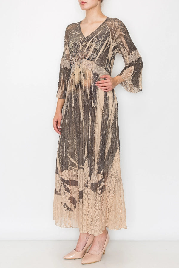 ORIGAMI APPAREL Romantic Lace Bell-Sleeved Midi Rodeo Dress