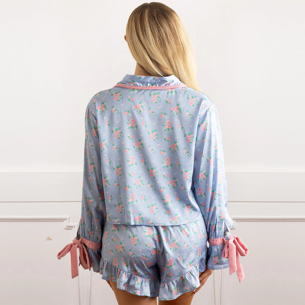 8 OAK LANE COTTAGE FLORAL PERIWINKLE SATIN RUFFLE PJ SHORT SET